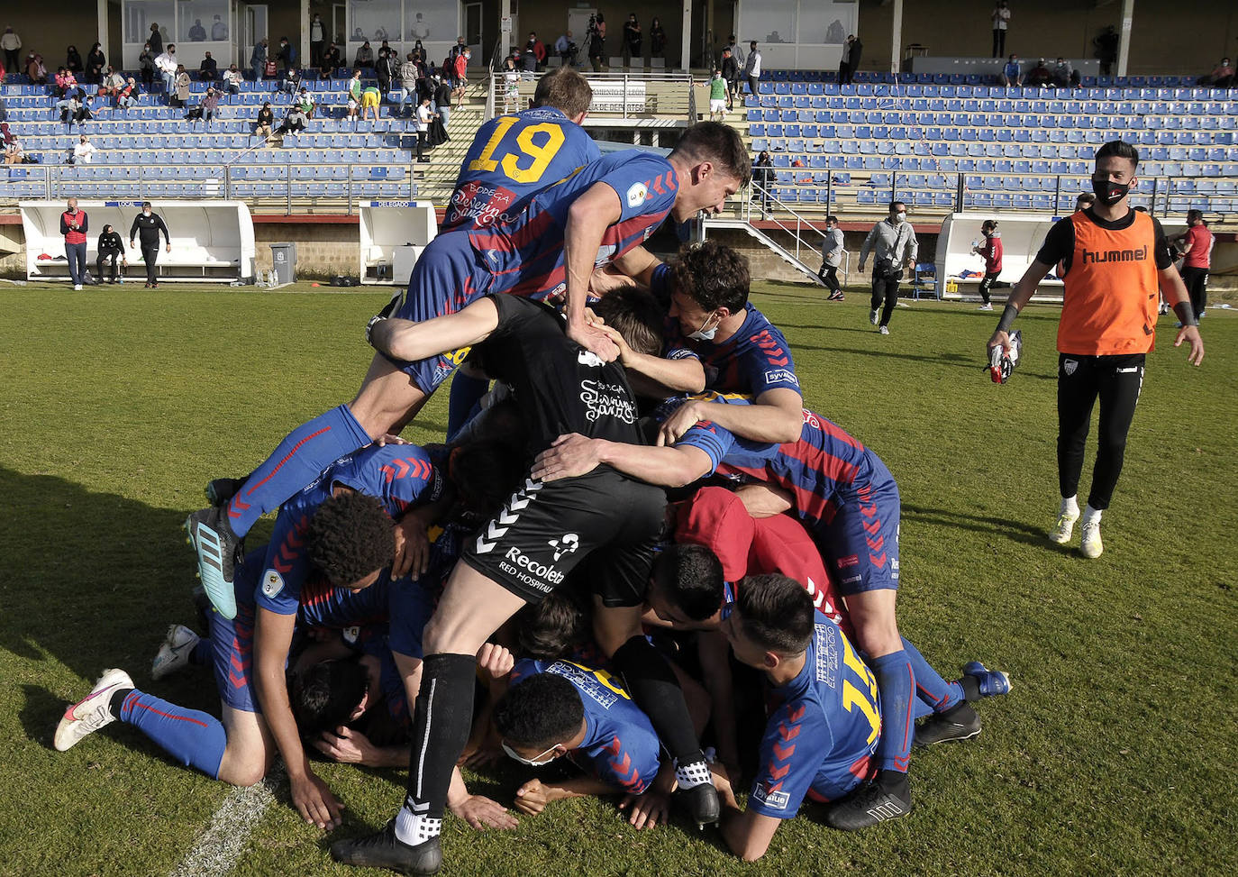 Ascenso de la Gimnástica Segoviana tras derrotar al Júpiter 