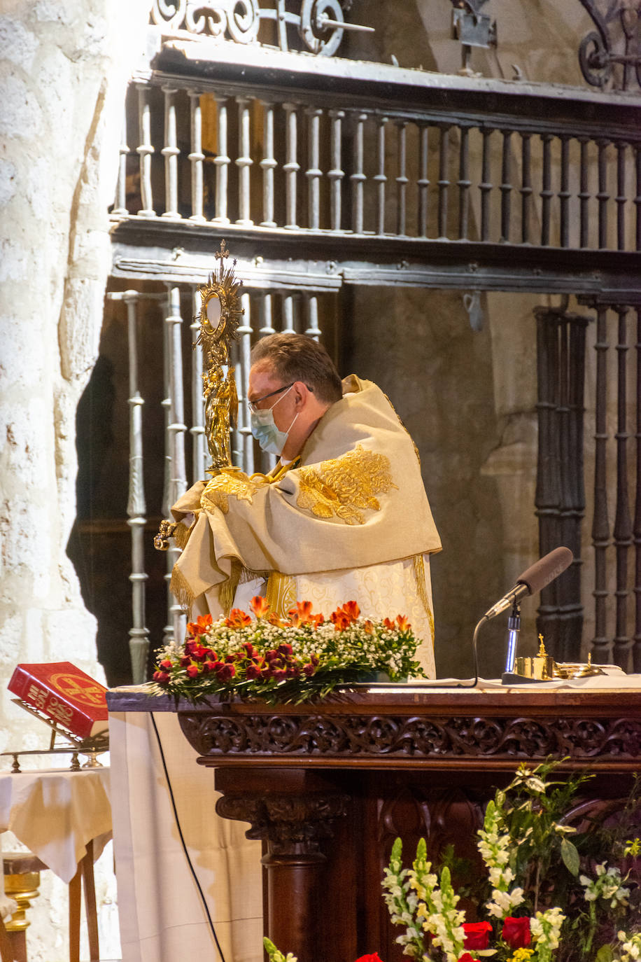 Fotos: El Rompimiento del Velo cierra la Semana Santa en Palencia