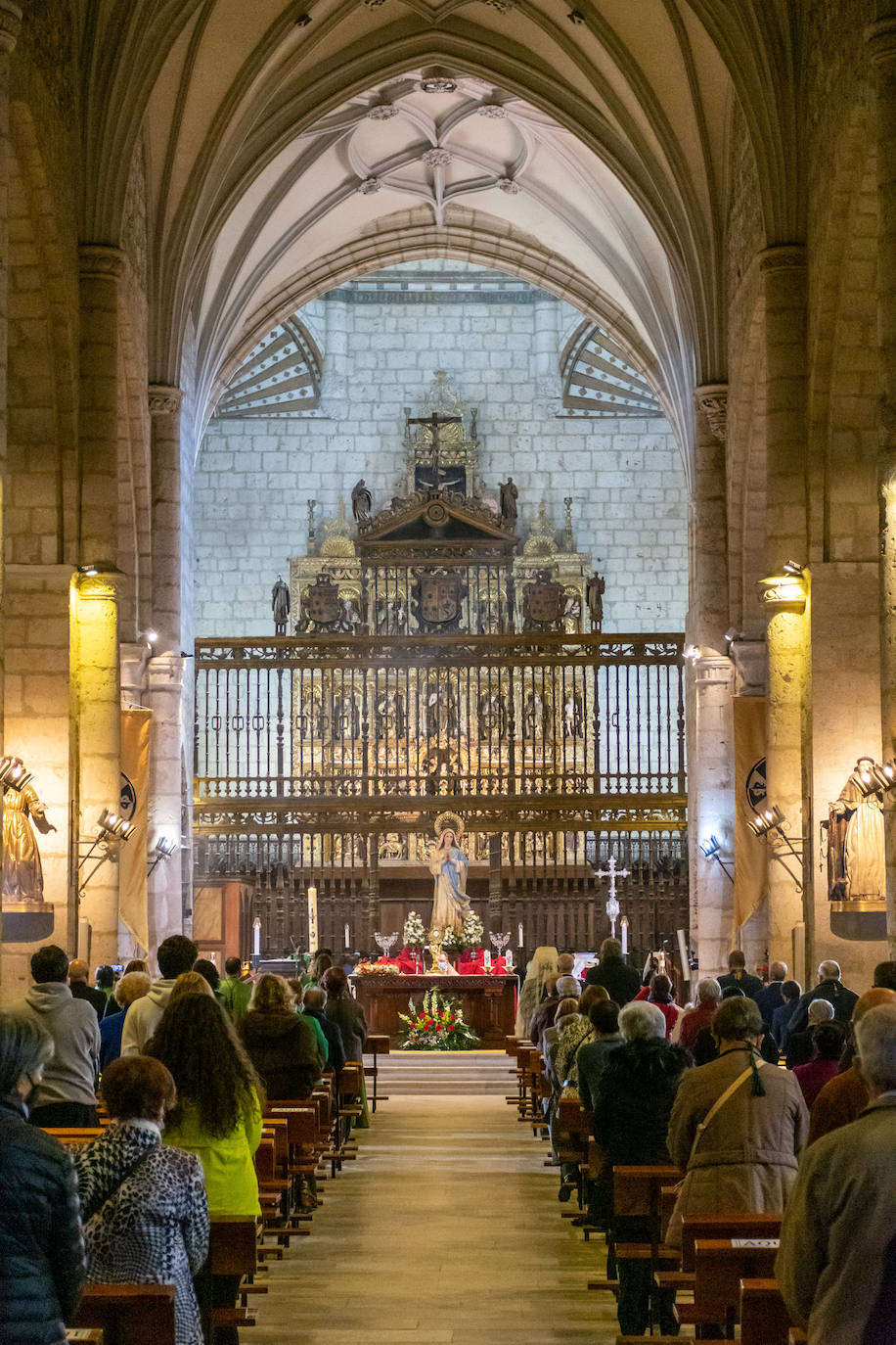 Fotos: El Rompimiento del Velo cierra la Semana Santa en Palencia