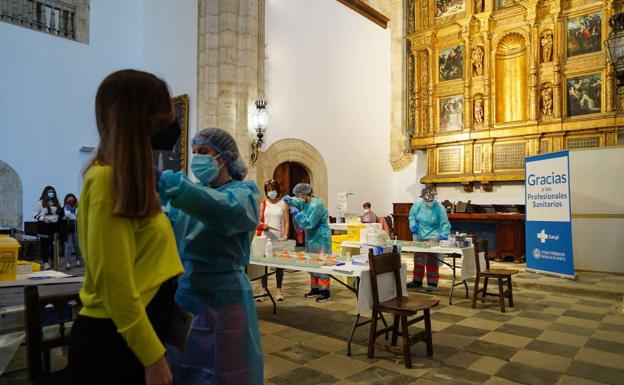 El doctor Miguel Marcos tranquiliza desde Salamanca ante los últimos datos sobre trombos en el Reino Unido con AstraZeneca