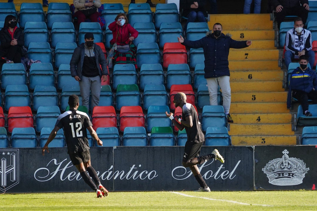 Aficionados del Salamanca en el Helmántico