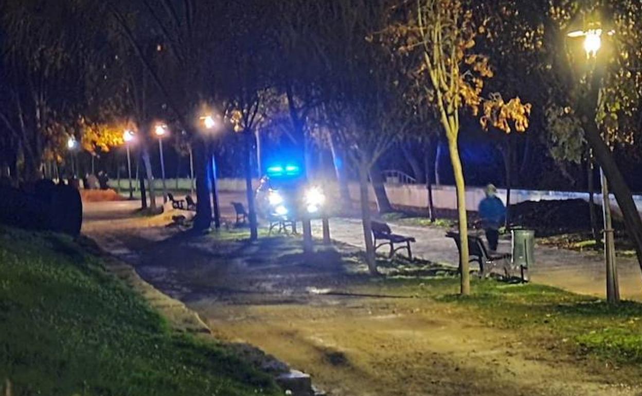 La Policía Local patrulla por el entorno de Las Moreras.