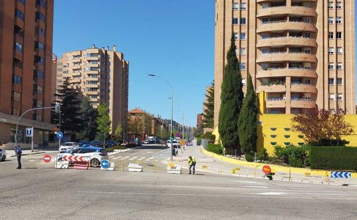 Los agentes de la Policía Municipal mantienen cortado el acceso.