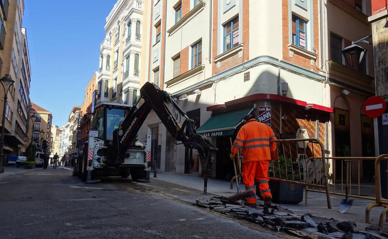 Obras de peatonalización en la calle Pasión