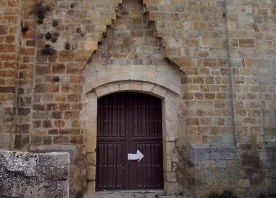 Imagen secundaria 1 - Monasterio de San Antón, en Castrojeriz, donde los peregrinos se curaban, de forma milagrosa, del llamado fuego del infierno, procado por el cornezuelo. Debajo, iglesia de San Juan, en Castrojeriz, de los caballeros templarios, con un singular pentáculo invertido. A la derecha, rollo juridiccional o picota, enclave de ajusticiamientosde brujas, herejes y ladrones. 