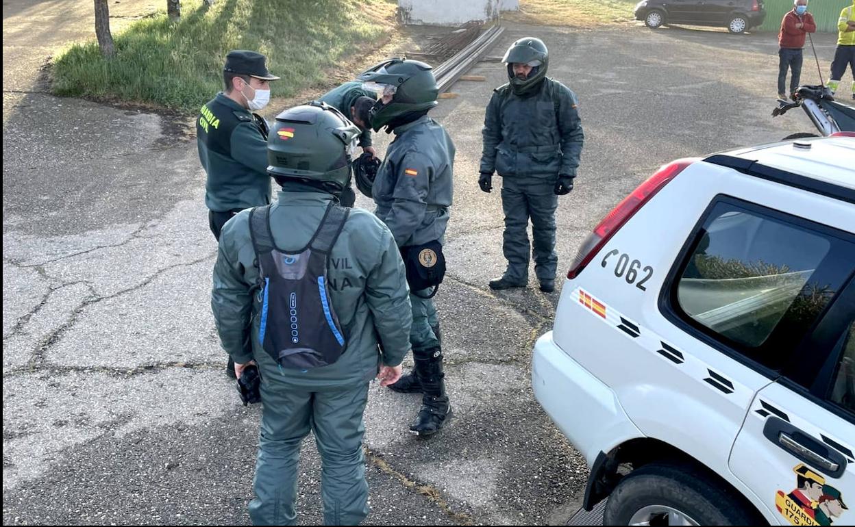 Agentes de la Guardia Civil que participan en el operativo. 