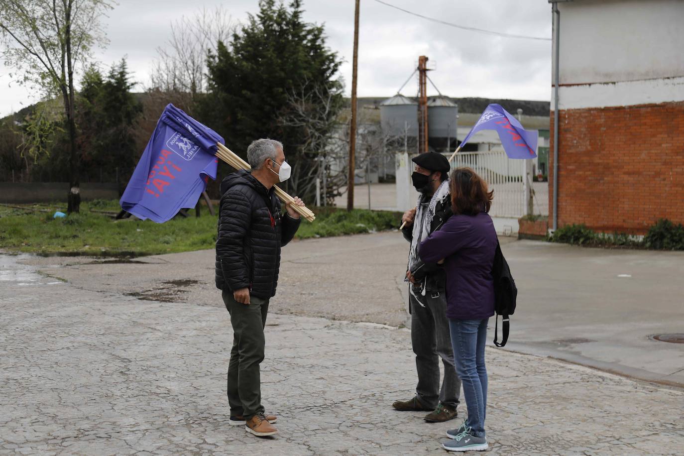 Los coches se echan a la calle para reivindicar la Autovía del Duero. 
