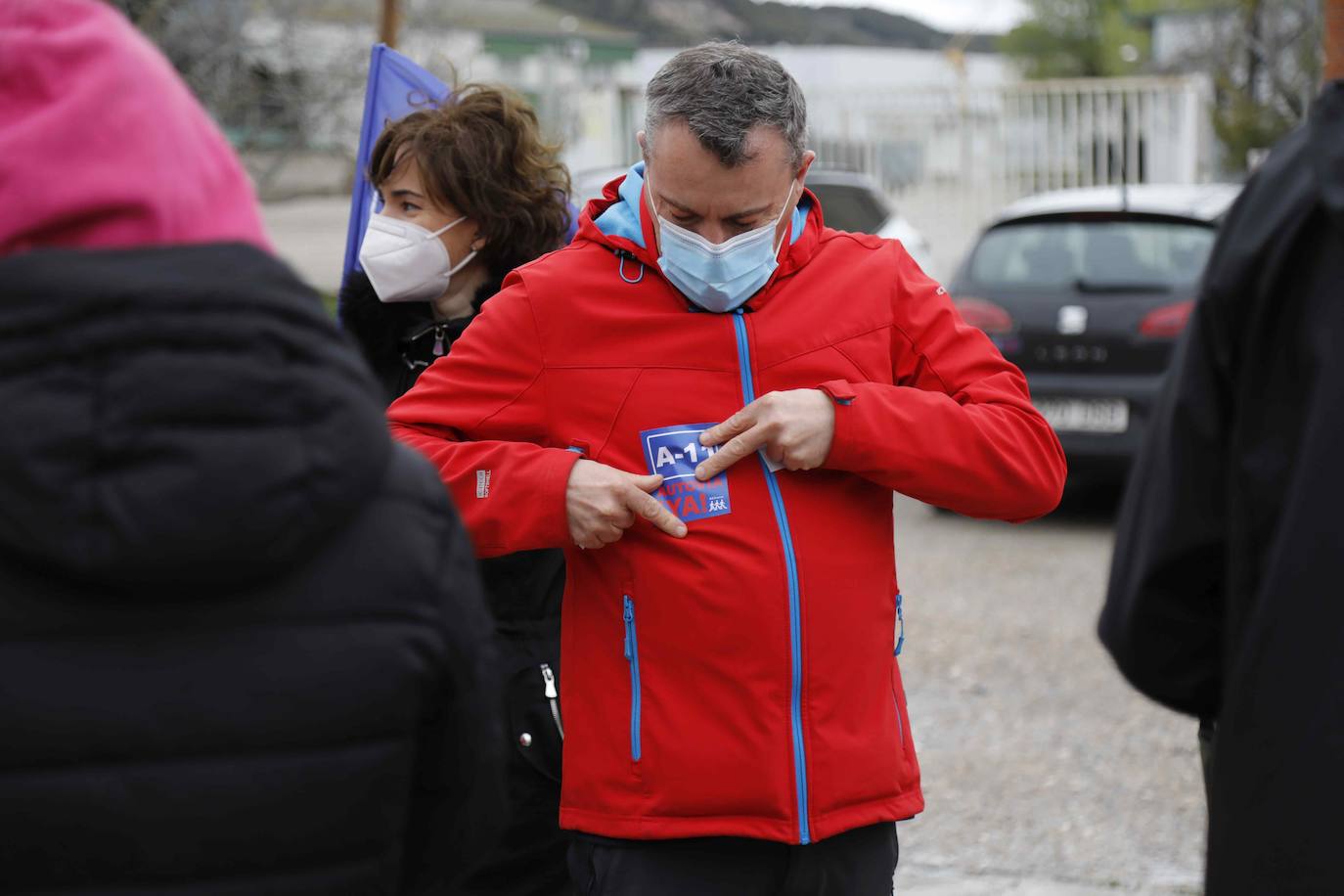 Los coches se echan a la calle para reivindicar la Autovía del Duero. 