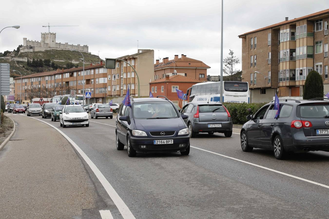 Los coches se echan a la calle para reivindicar la Autovía del Duero. 
