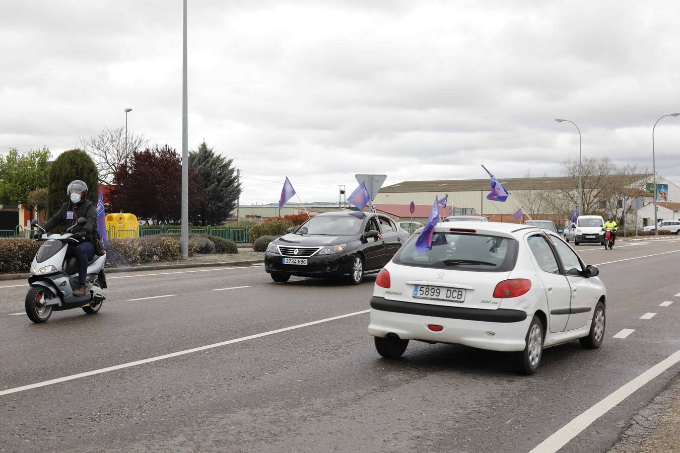 Los coches se echan a la calle para reivindicar la Autovía del Duero. 