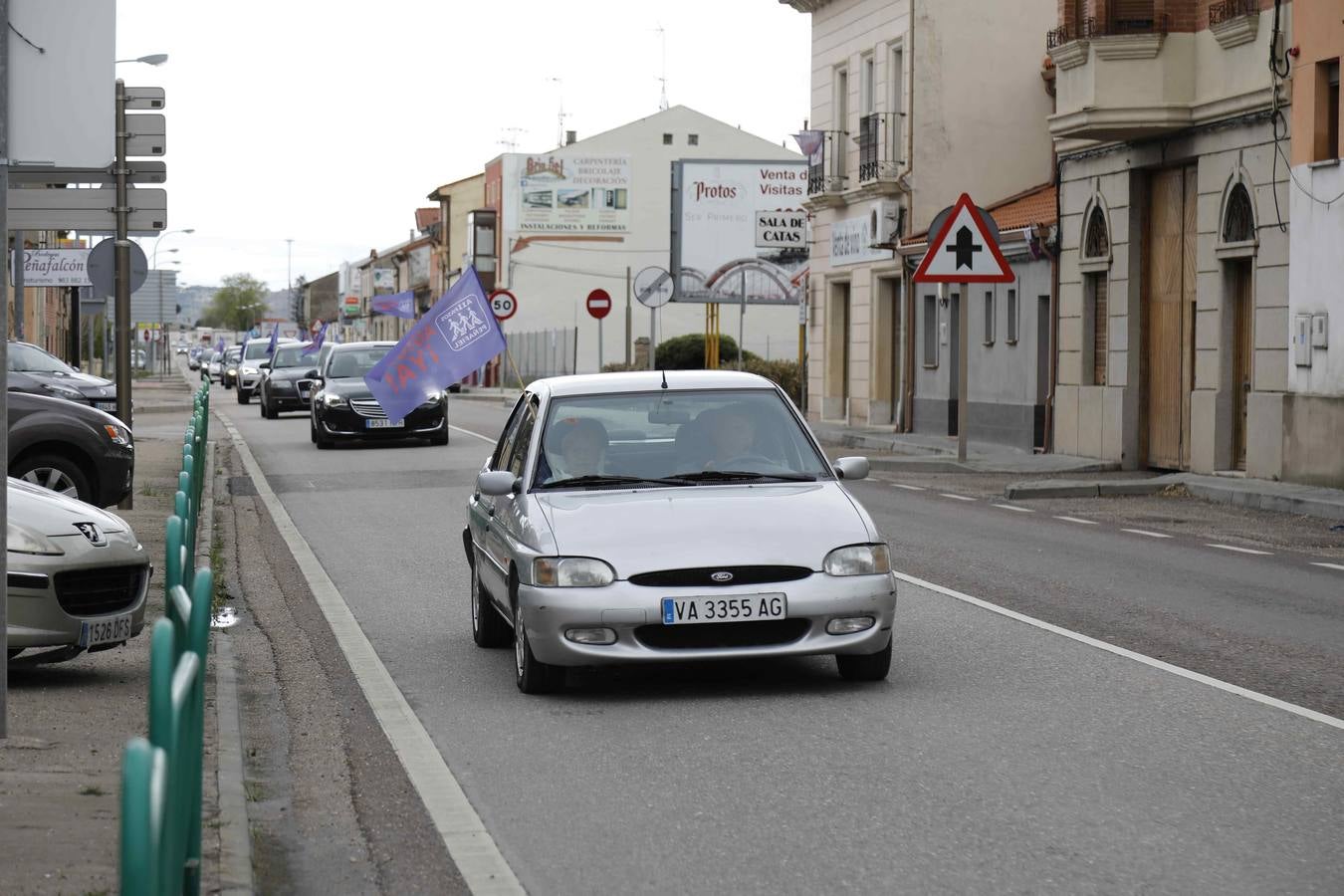 Los coches se echan a la calle para reivindicar la Autovía del Duero. 