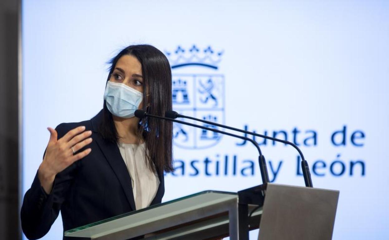 Inés Arrimadas en la Junta de Castilla y León esta semana. 