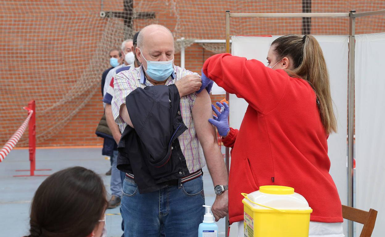 Coronavirus Palencia: La previsión de vacunar el Día de Villalar en Palencia se pospone al recibir menos dosis de las previstas