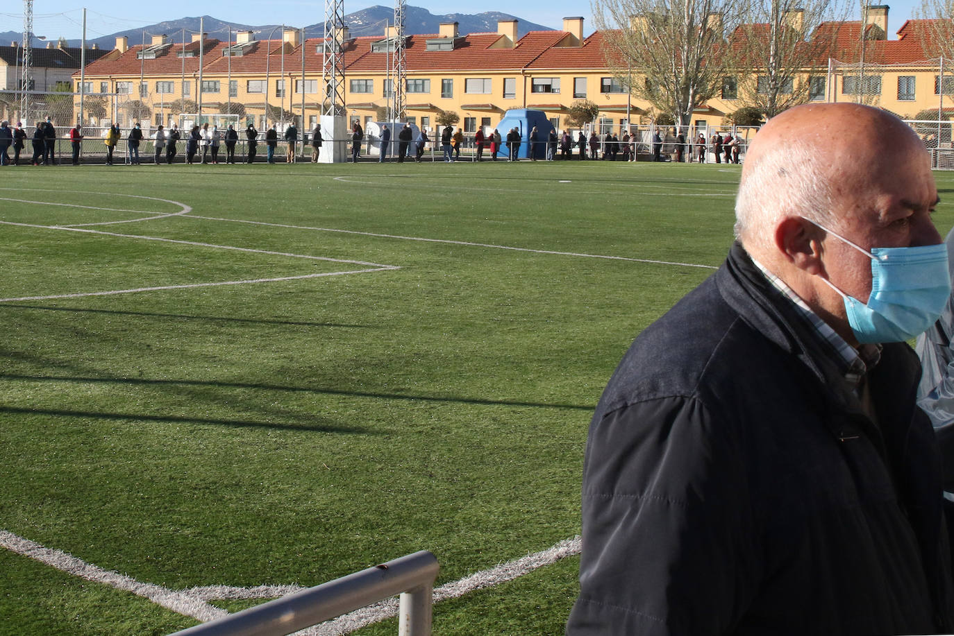 Reparto de mascarillas en Segovia 