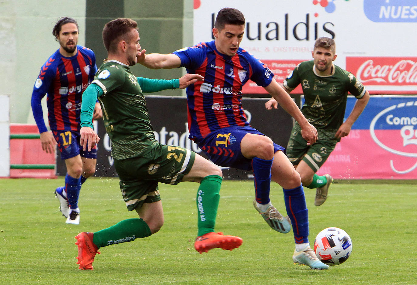 Jugadas del encuentro entre la Segoviana y el Astorga.