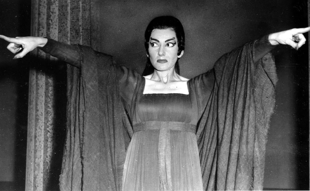 La soprano María Callas representa la ópera 'Medea'.