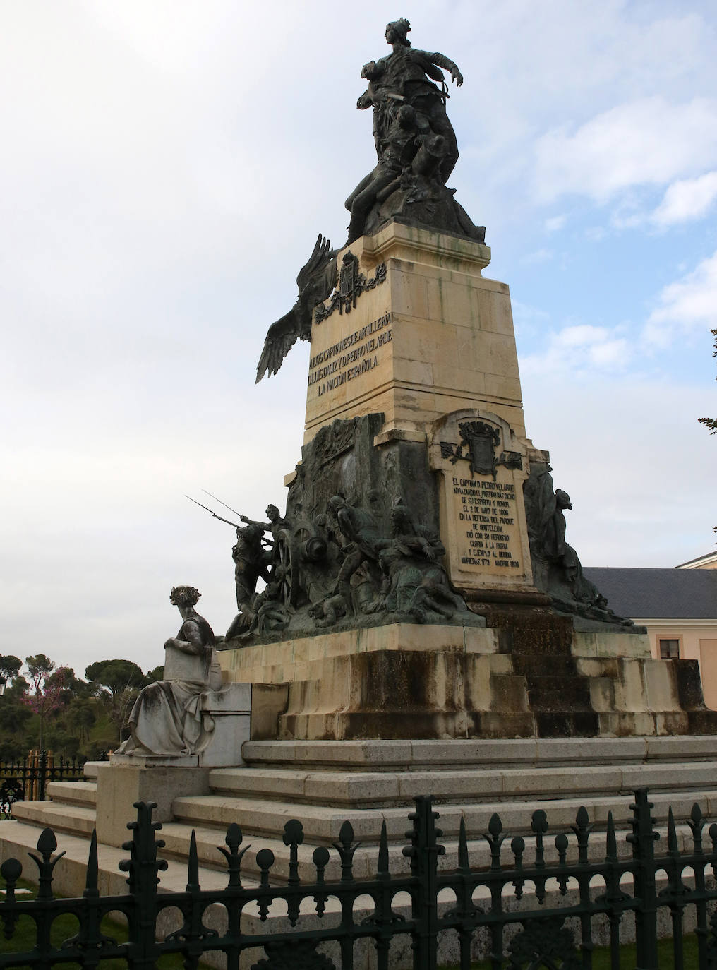 Plaza Reina Victoria Eugenia del Alcázar 