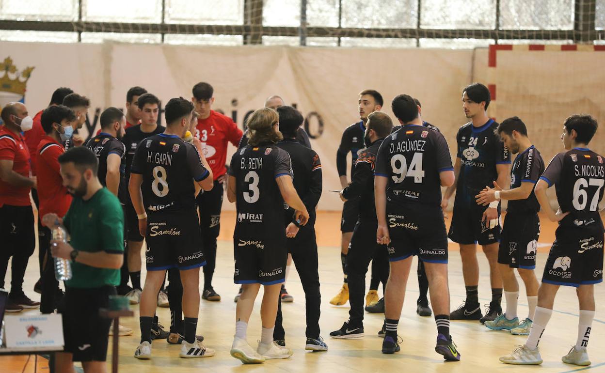 El Congesa XXI-Ciudad de Salamanca visita al líder en Oviedo