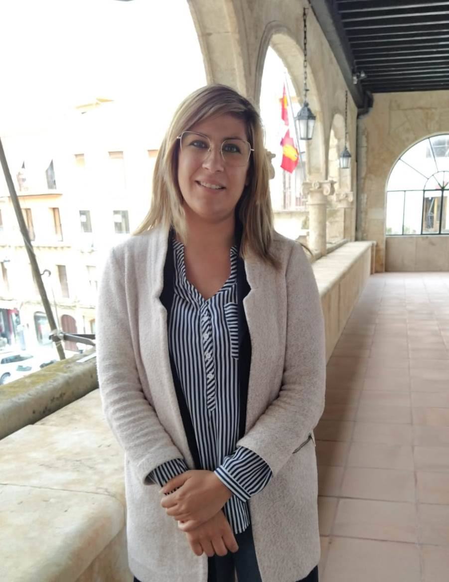 Davinia Montero Zamarreño, responsable de la delegación de Servicios Sociales en el Ayuntamiento de Ciudad Rodrigo.