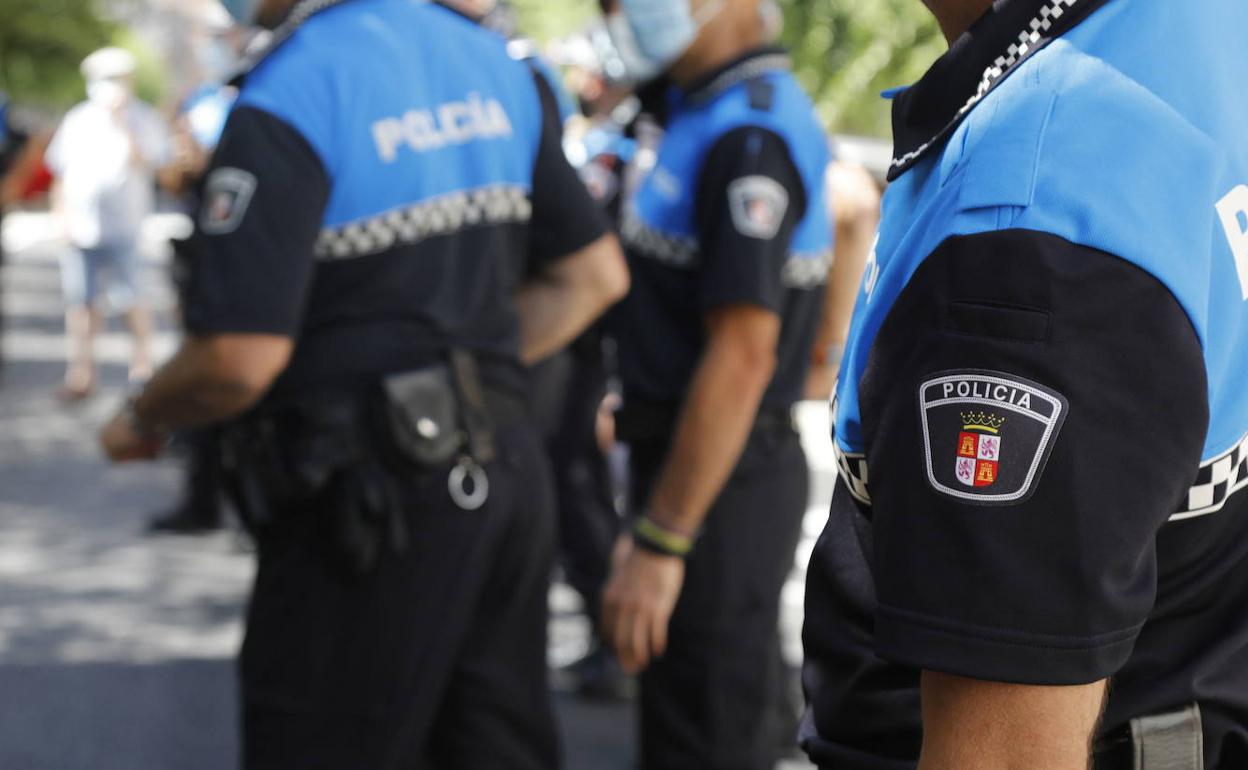 Se da a la fuga a pie tras causar un accidente con heridos en Palencia y lesiona a un agente cuando le intercepta