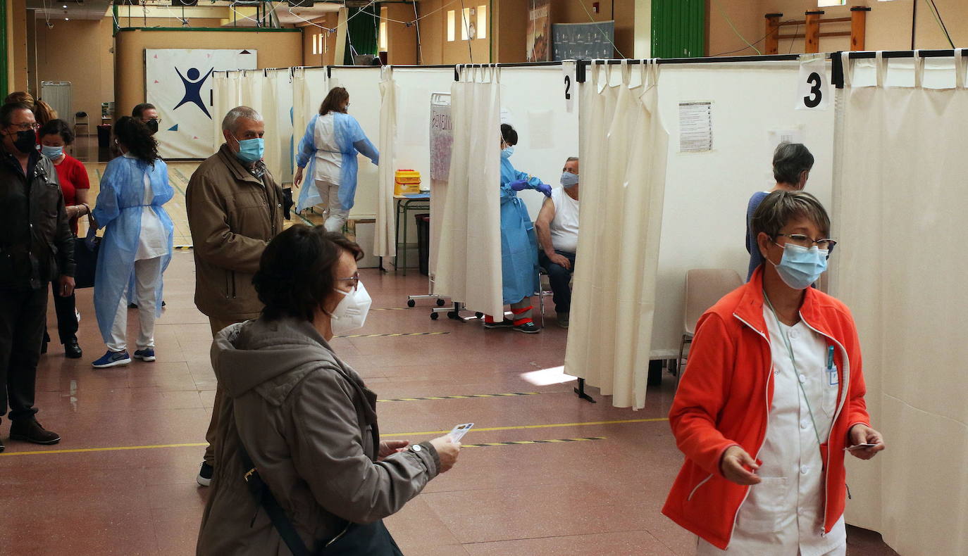 Vacunación en el pabellón Pedro Delgado.