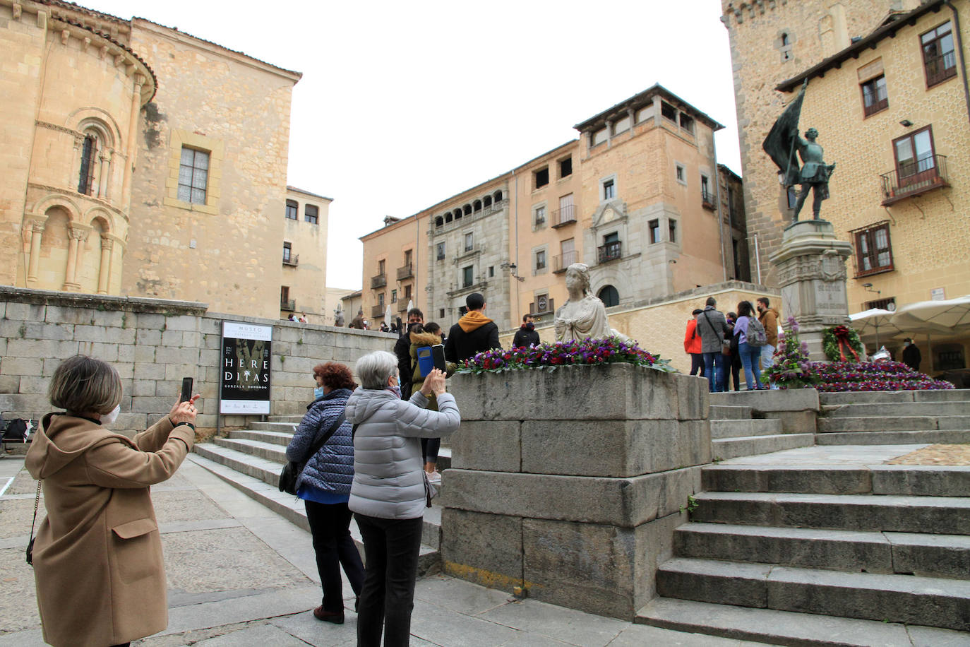 Actos en la plaza de Medina del Campo con motivo del Día de la Comunidad.