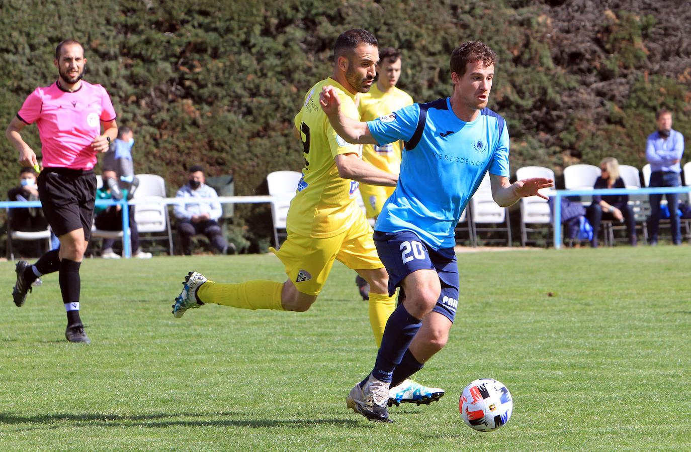 Jugadas del encuentro disputado entre La Granja y La Bañeza.
