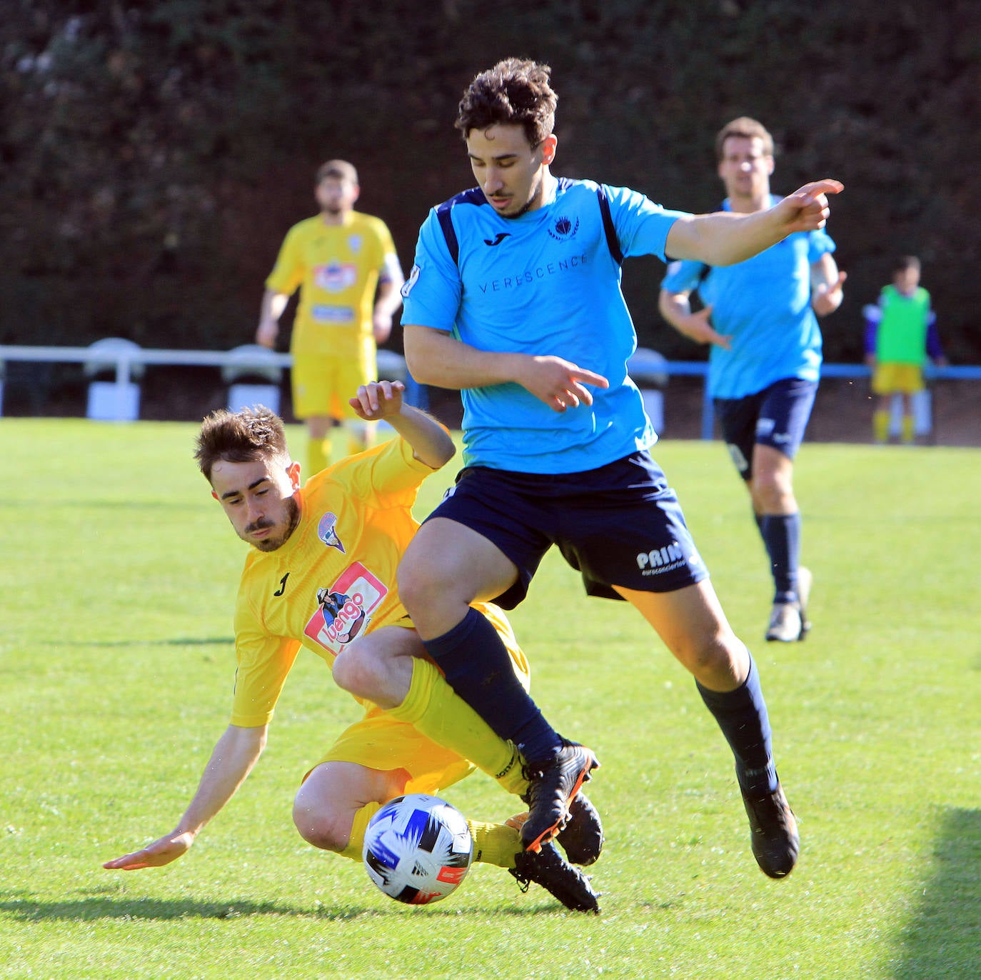 Jugadas del encuentro disputado entre La Granja y La Bañeza.