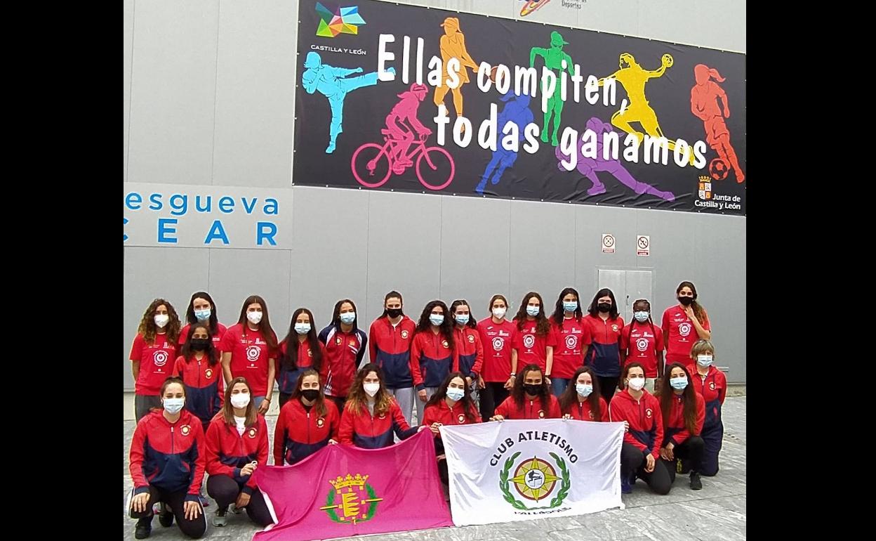 El equipo femenino antes de partir hacia Andújar 