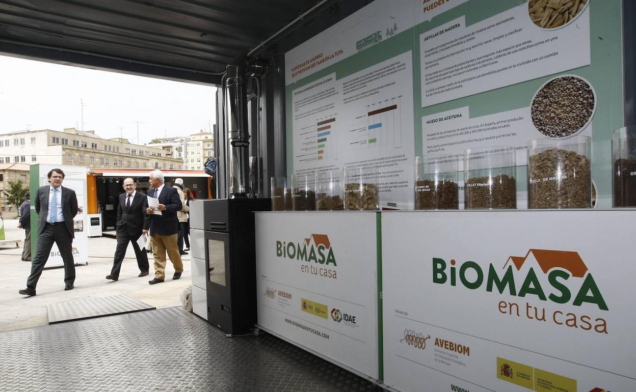 Exposición 'Biomasa en tu casa' en la plaza de la Concordia de la ciudad de Salamanca