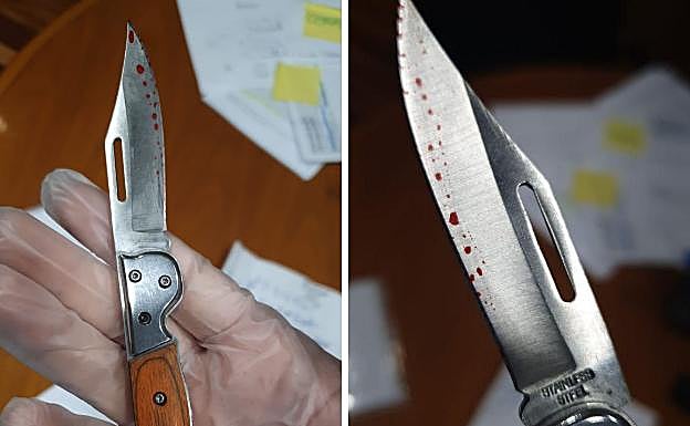 Imagen de la navaja ensangrentada.