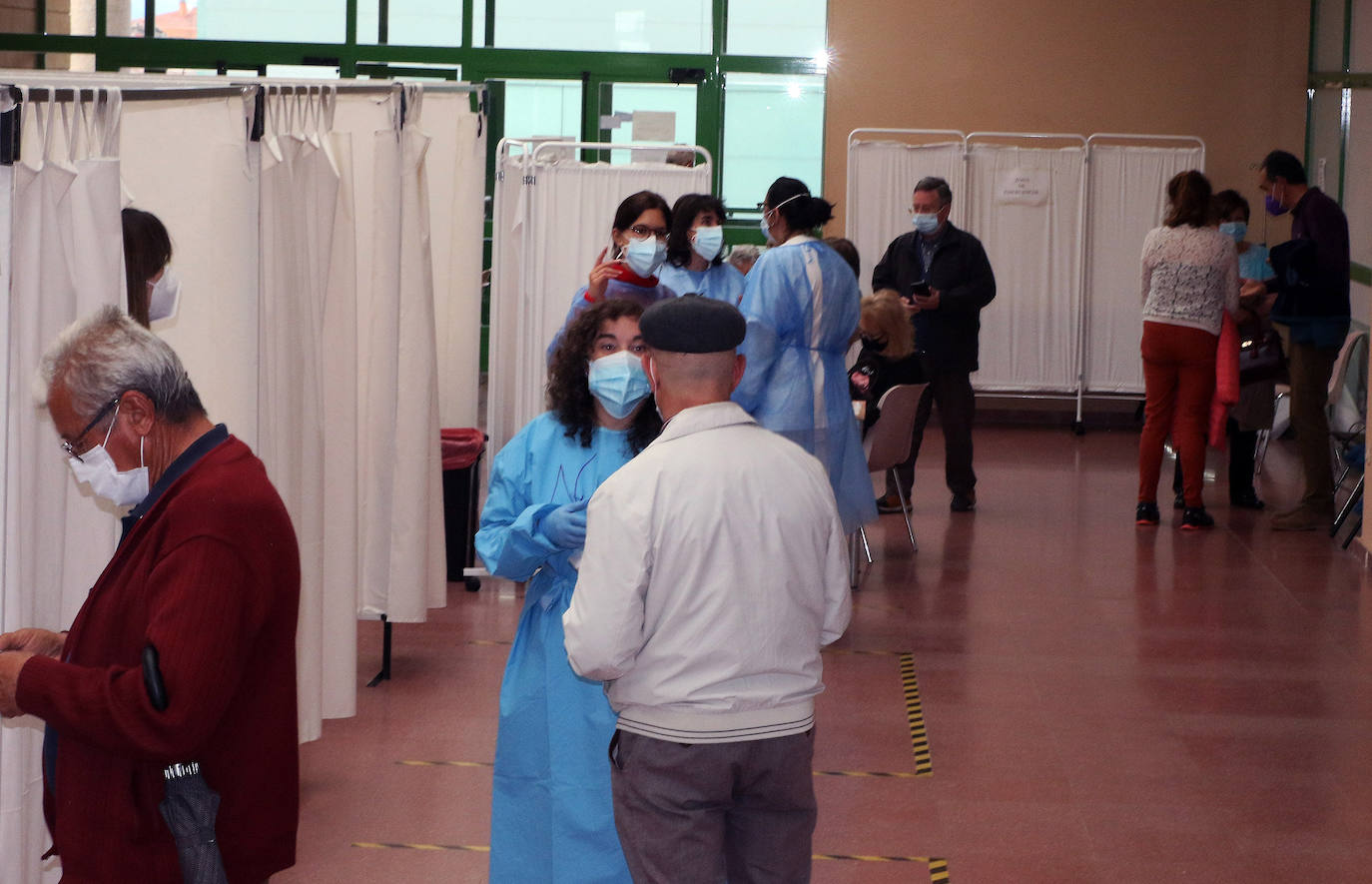 Vacunación en el pabellón Pedro Delgado con Janssen.
