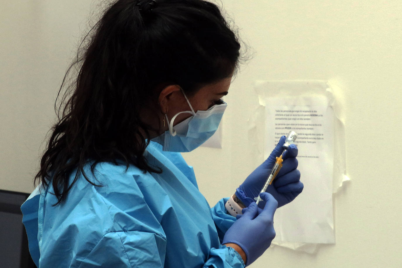 Vacunación en el pabellón Pedro Delgado con Janssen.