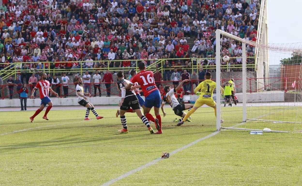 Unionistas disputó mayo de 2018 en Don Benito una partido el paly off de ascenso a Segunda B que no salió muy bien.