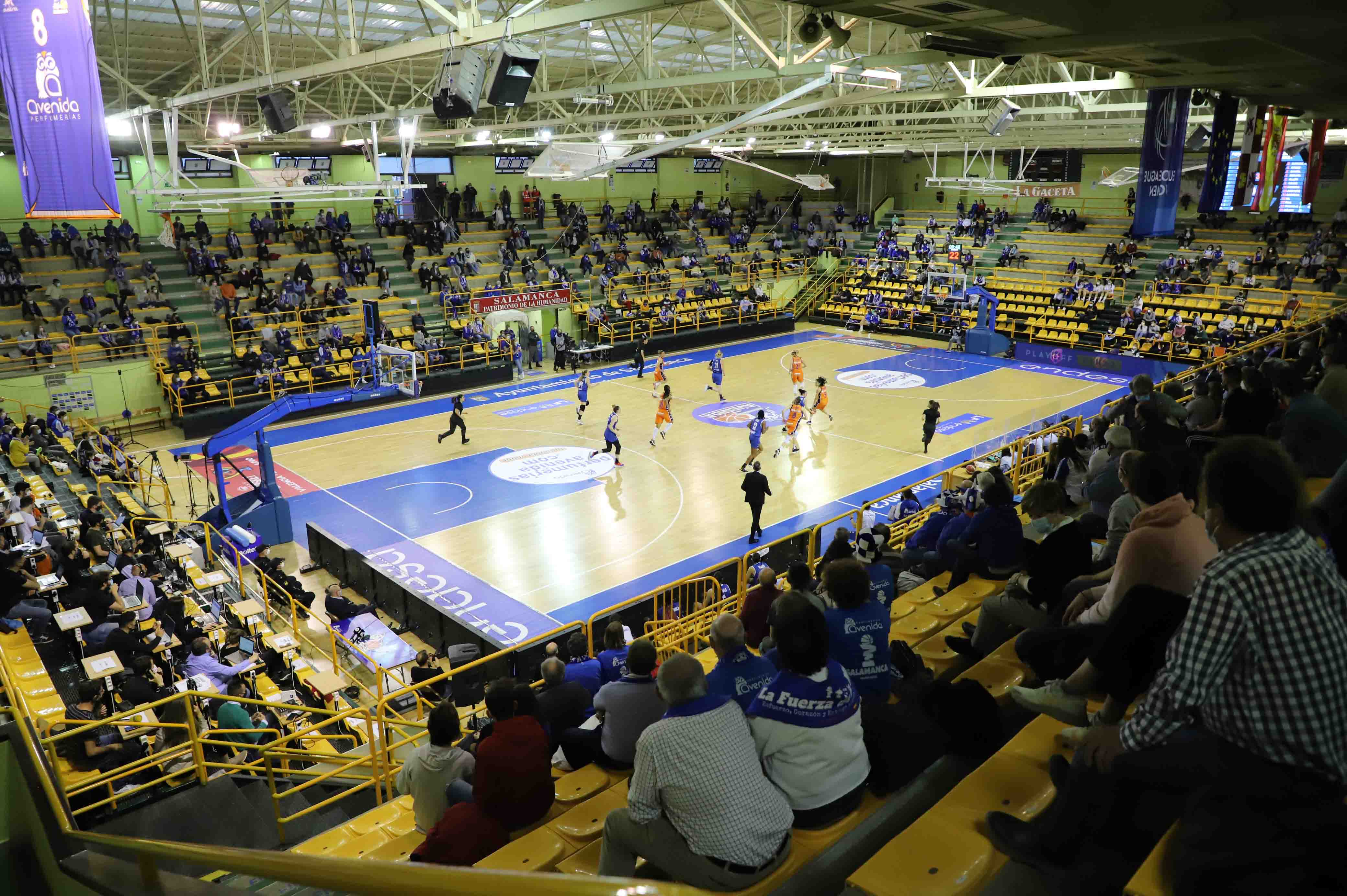 CB Avenida 64-67 Valencia Basket