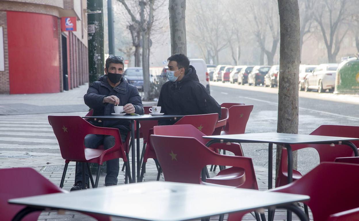 Coronavirus en Castilla y León: Valladolid y Salamanca bajan sus tasas al nivel de poder abrir el interior de los bares