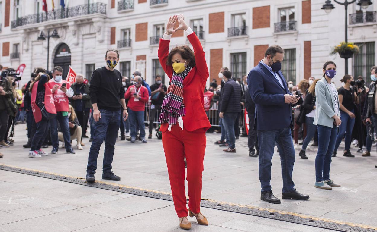 La vicepresidenta Carmen Calvo y varios ministros, en la manifestación del Primero de Mayo de Madrid.