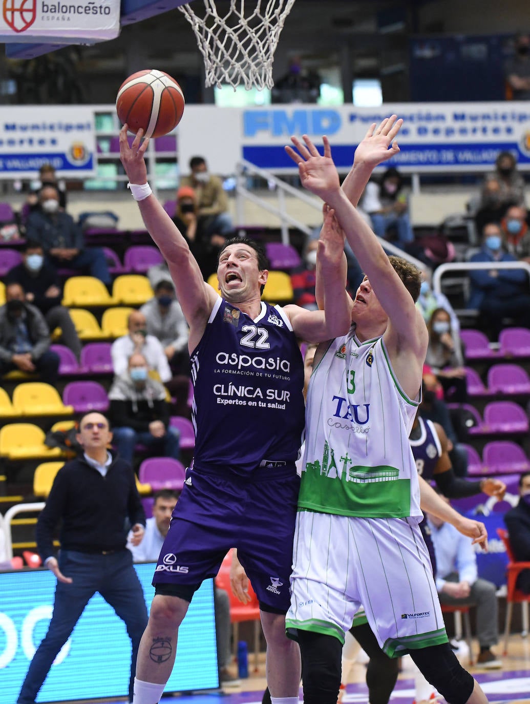 Fotos: Real Valladolid de Baloncesto 83 - 88 Tau Castelló