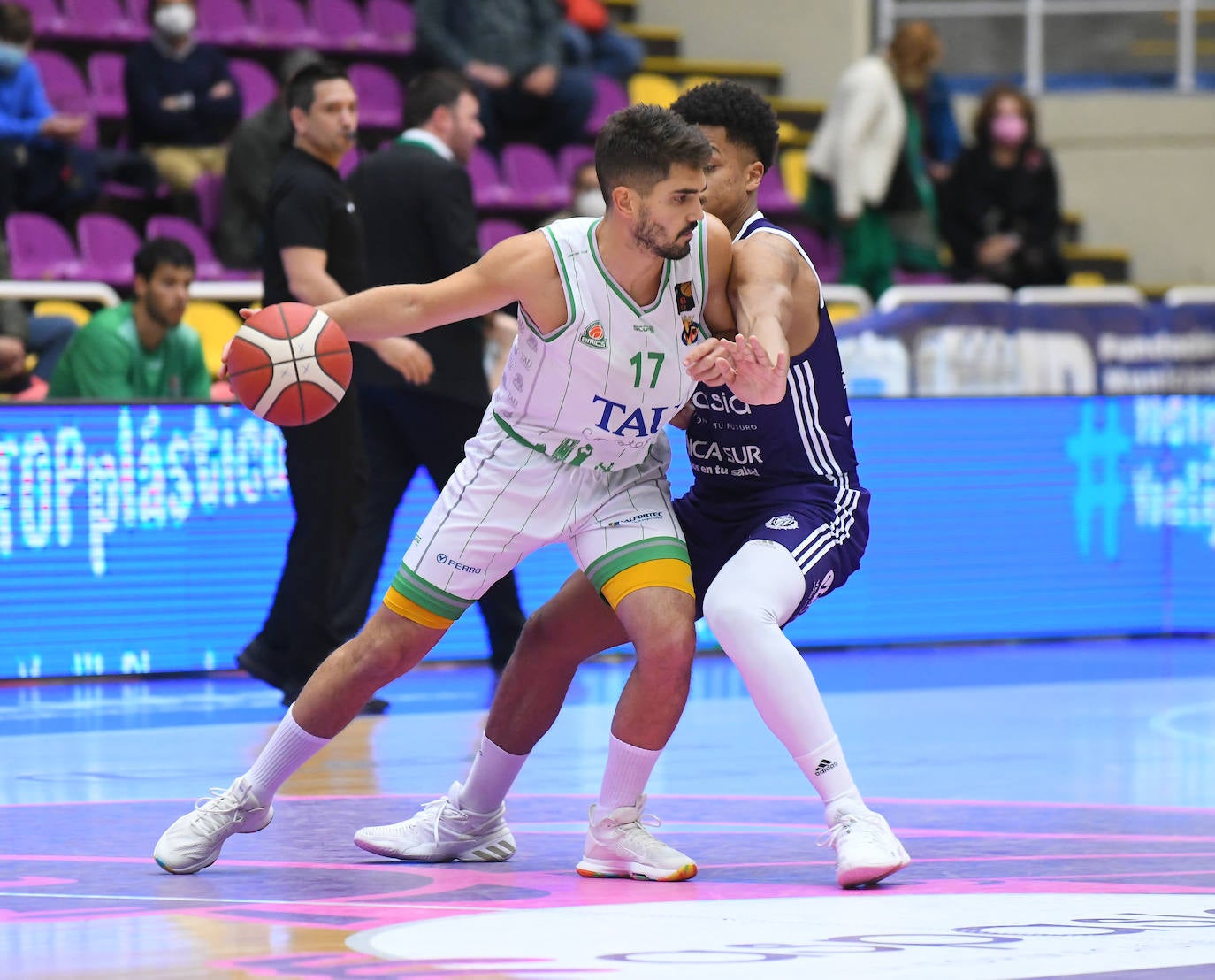 Fotos: Real Valladolid de Baloncesto 83 - 88 Tau Castelló