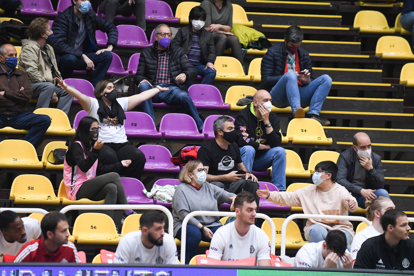 Fotos: Real Valladolid de Baloncesto 83 - 88 Tau Castelló