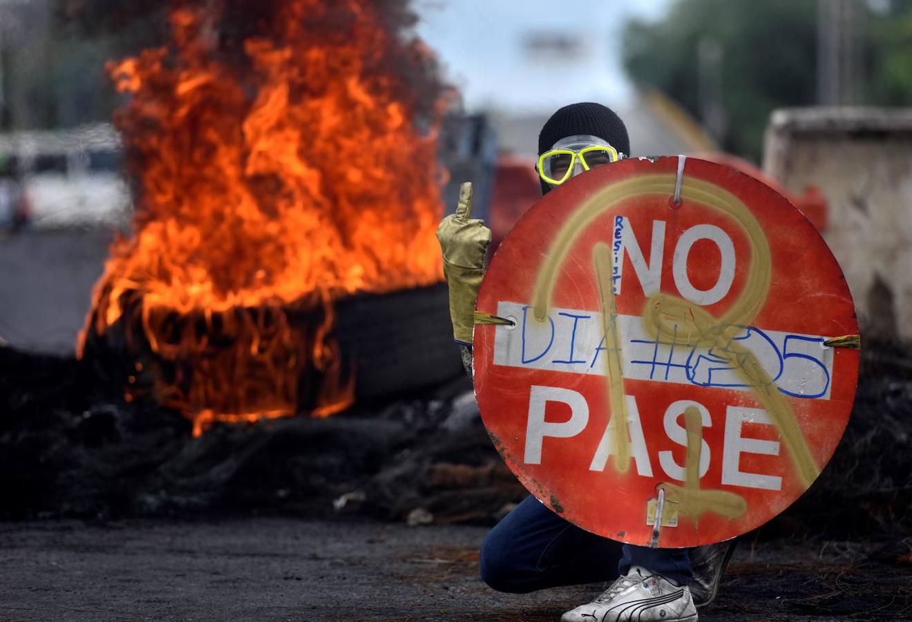 Disturbios en Colombia en contra de la ya retirada reforma tributaria del Gobierno donde han muerto al menos 19 personas.