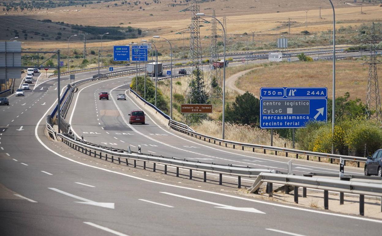 Autovía A66 a su paso por la provincia de Salamanca.