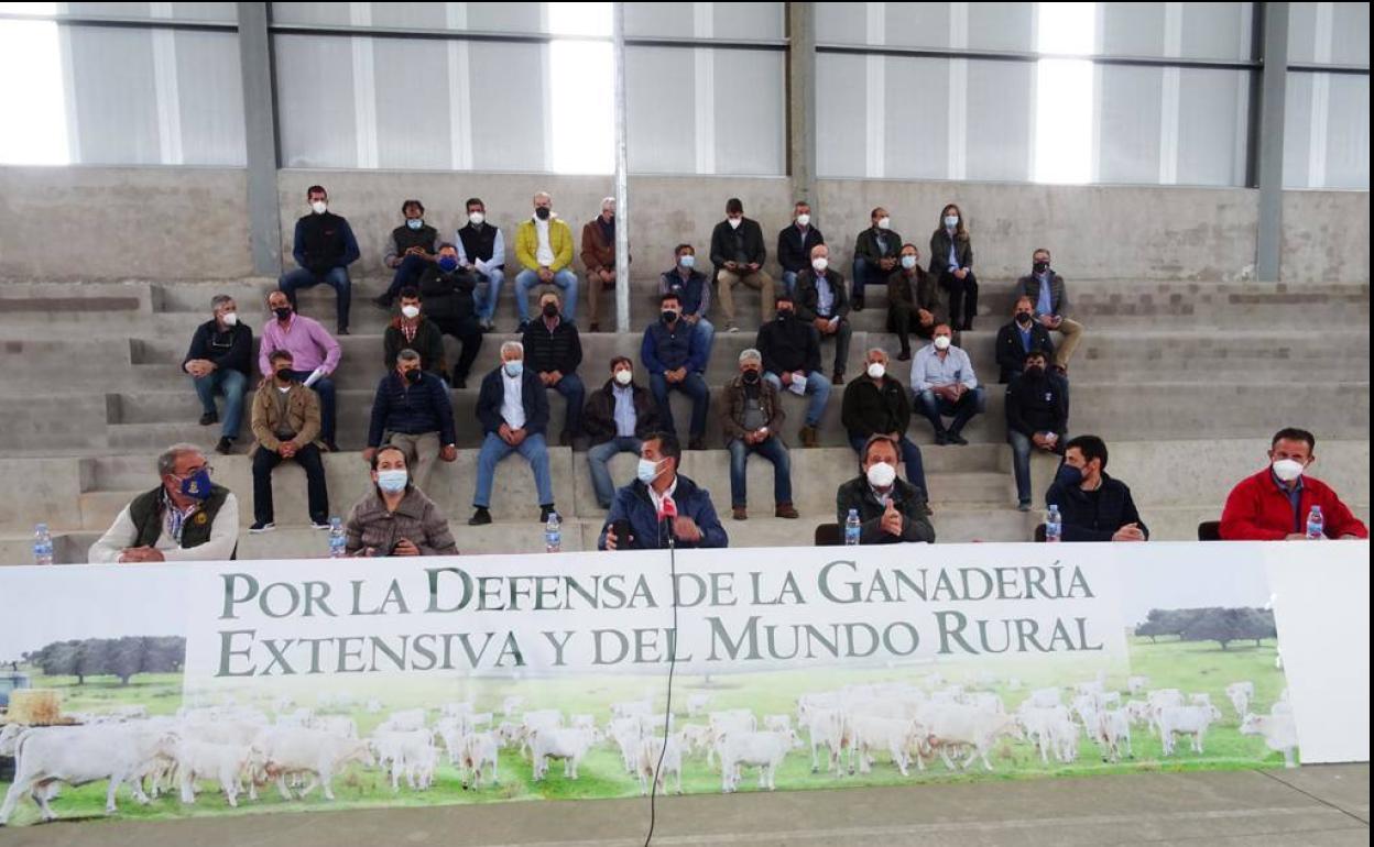 El 'frente ganadero' reclama diálogo para controlar la tuberculosis bovina