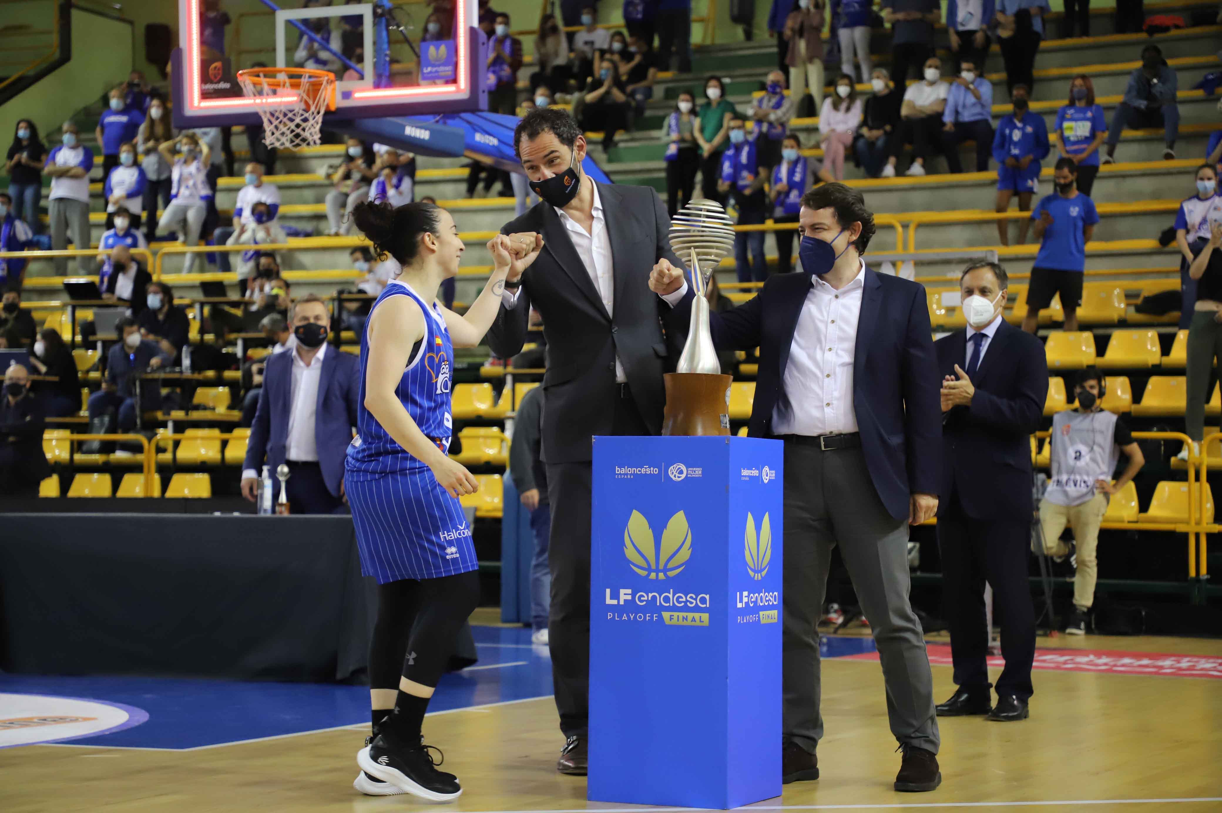 Celebración  del CB Avenida