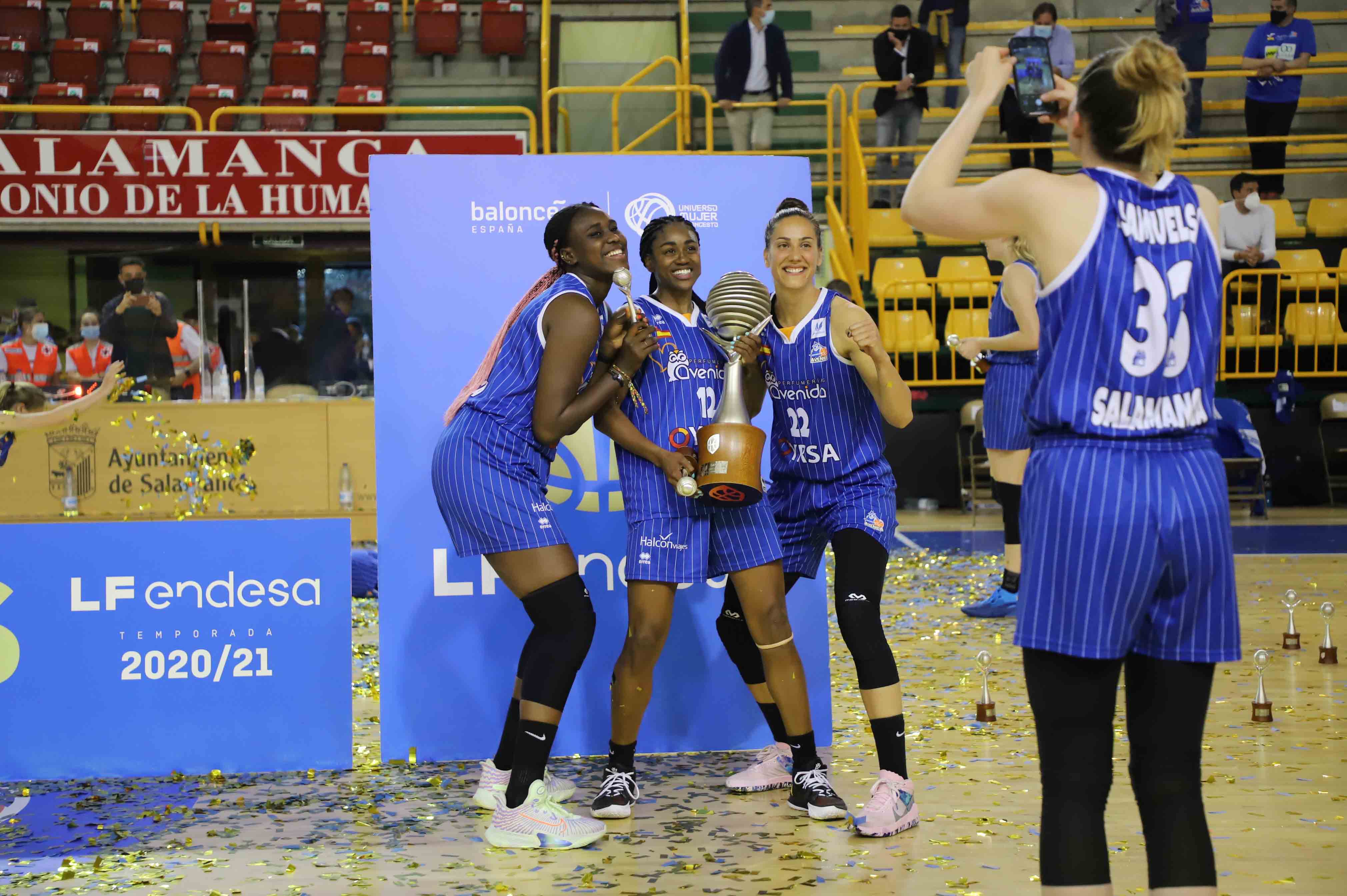 Celebración  del CB Avenida