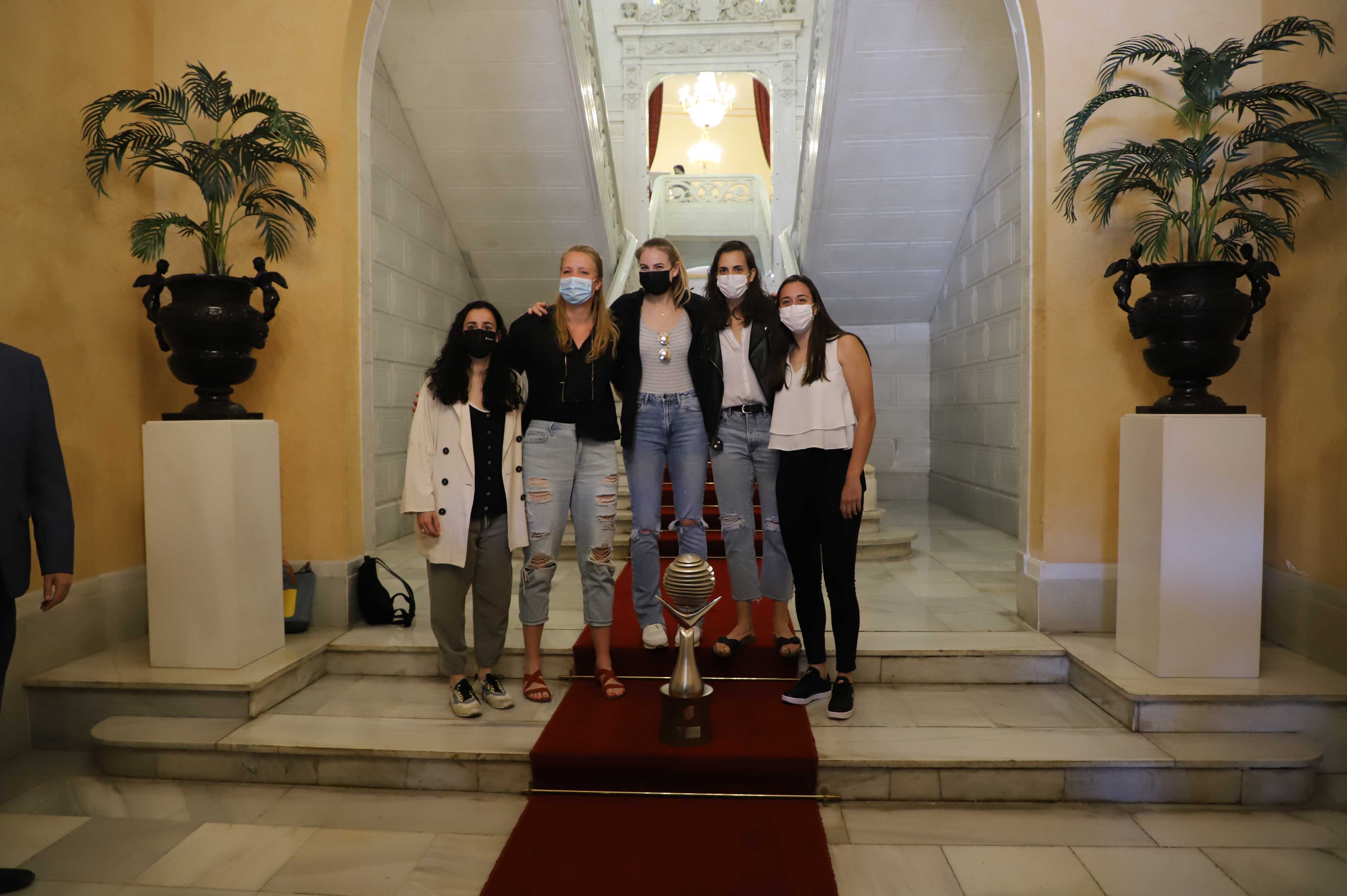 Fotos: Recepción en el Ayuntamiento al CB Avenida