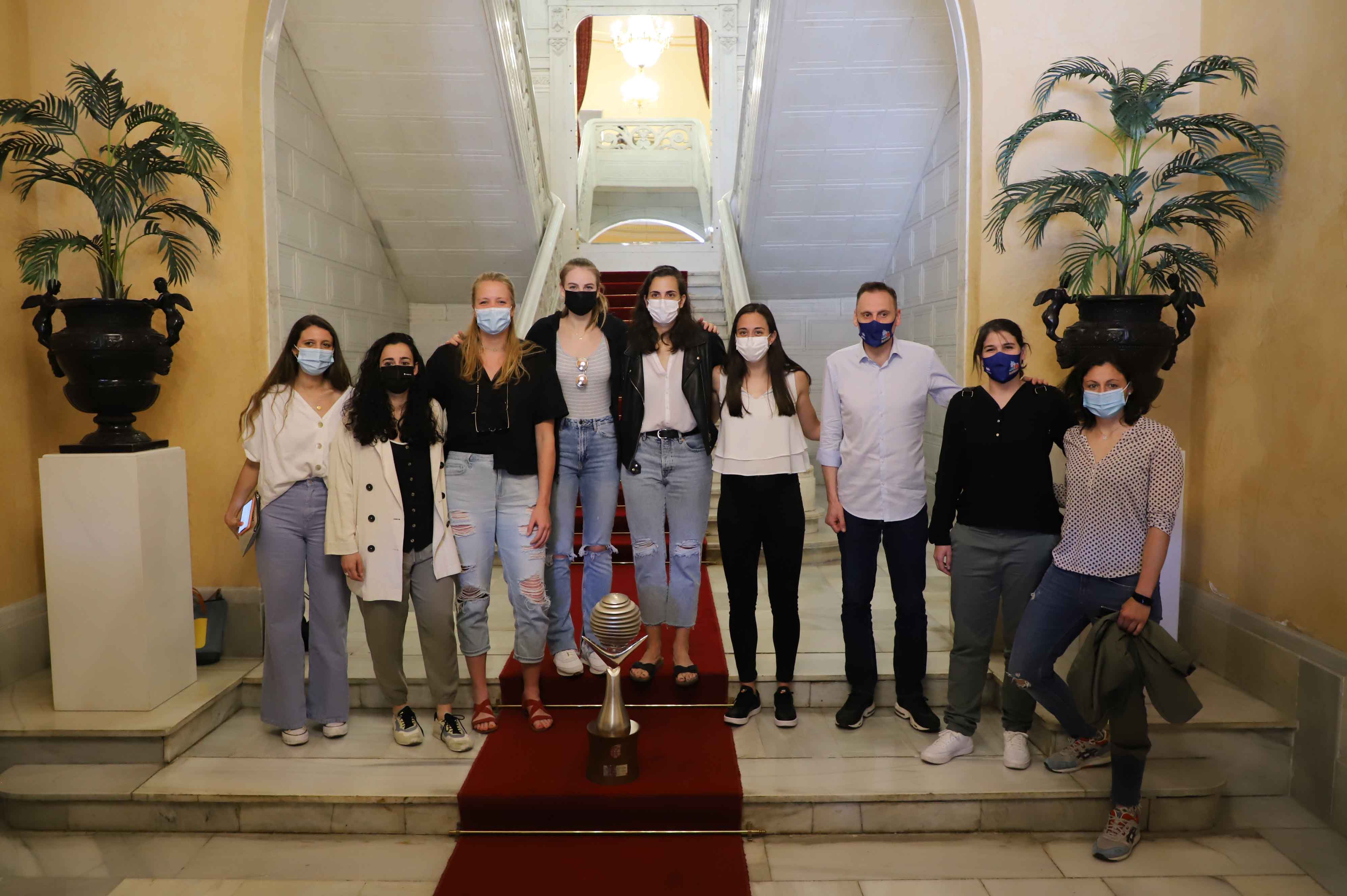 Fotos: Recepción en el Ayuntamiento al CB Avenida