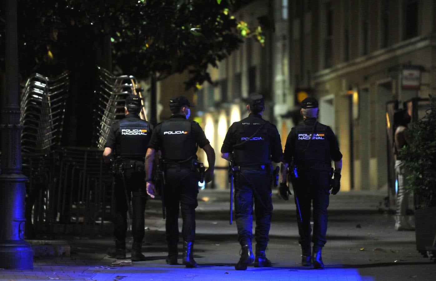 Fotos: Los vallisoletanos vacían las calles en el último toque de queda