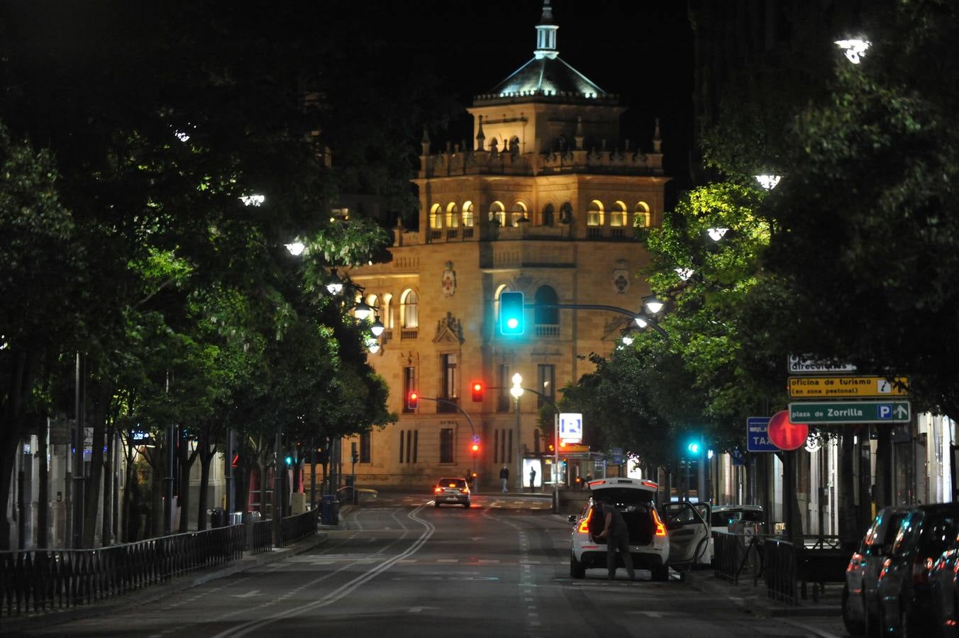 Fotos: Los vallisoletanos vacían las calles en el último toque de queda