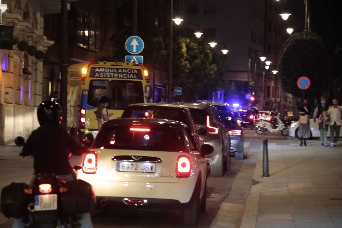 Fotos: Los vallisoletanos vacían las calles en el último toque de queda